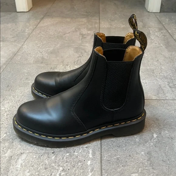 Dr. Martens 2976 Black Chelsea Boots - Picture 4 of 11